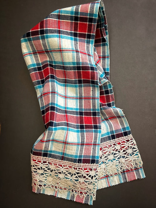 Plaid stole of antique handwoven cotton with bobbin lace trim