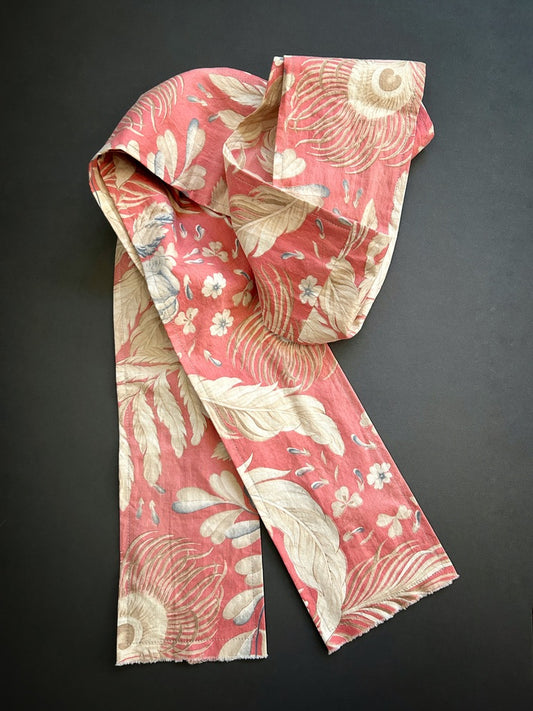 Maxi-sash of antique woven cotton with flowers and feathers